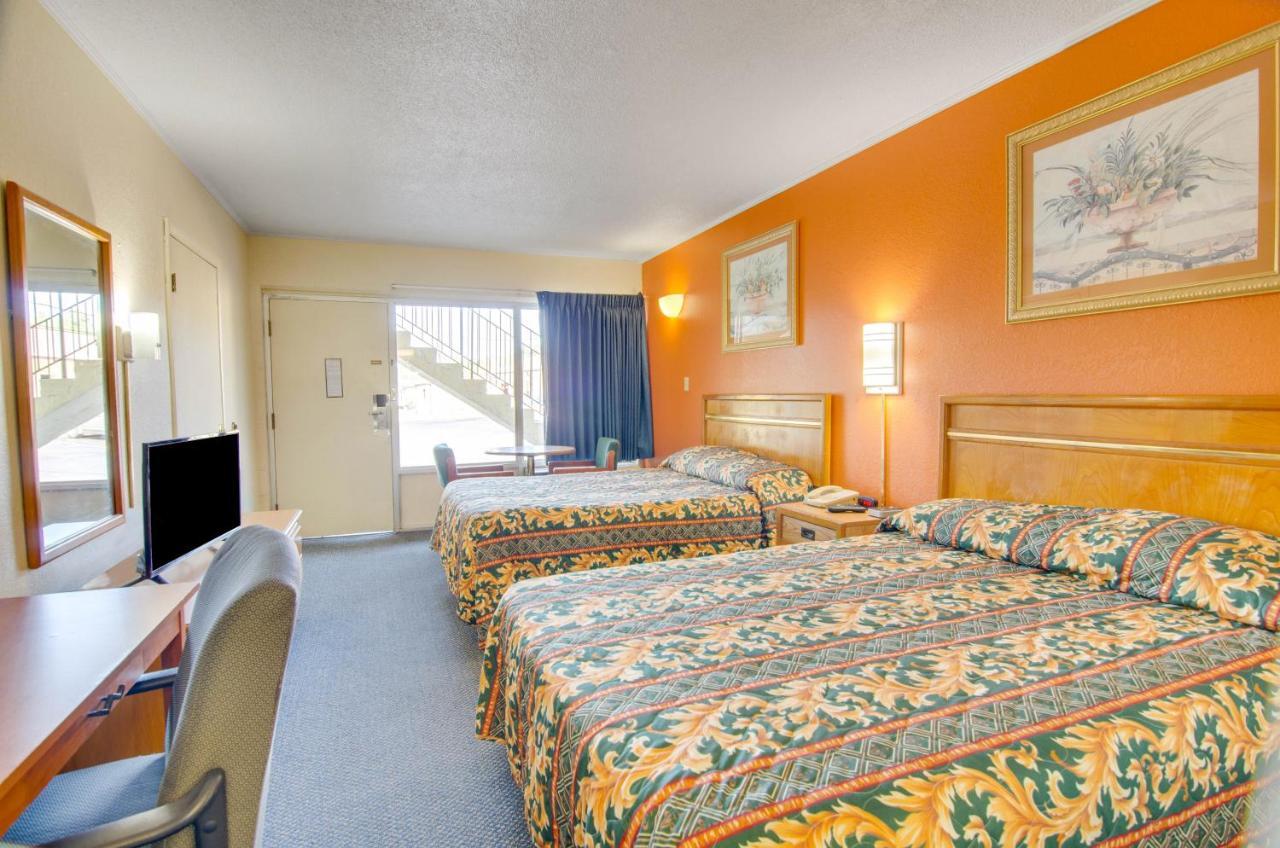 Scottish Inns Collinsville - Martinsville Екстер'єр фото